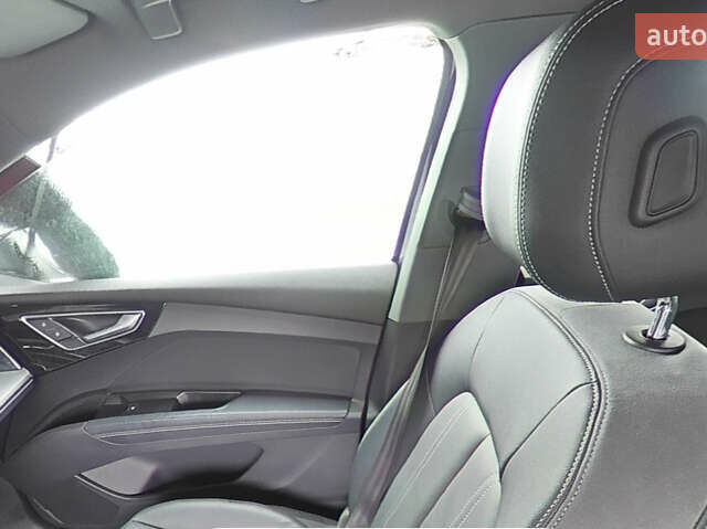 Чорний Ауді Q4 e-tron, об'ємом двигуна 0 л та пробігом 22 тис. км за 25000 $, фото 8 на Automoto.ua