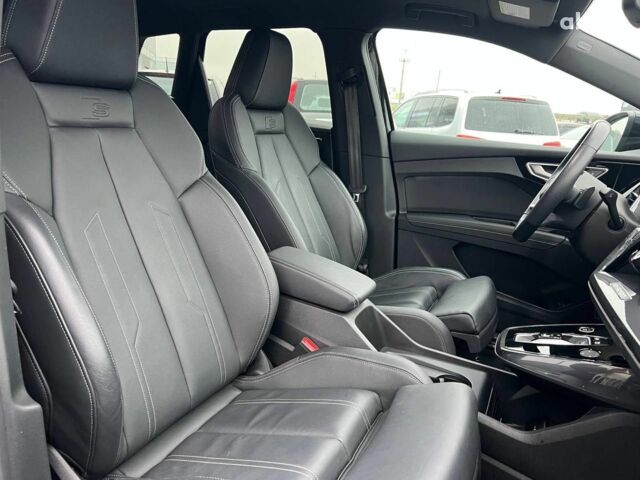 Чорний Ауді Q4 e-tron, об'ємом двигуна 0 л та пробігом 22 тис. км за 35340 $, фото 36 на Automoto.ua