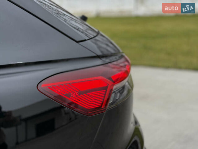Черный Ауди Q4 e-tron, объемом двигателя 0 л и пробегом 99 тыс. км за 23600 $, фото 9 на Automoto.ua