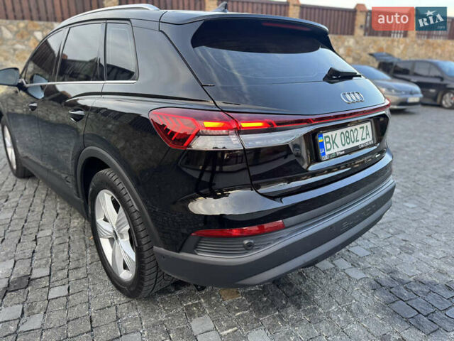 Чорний Ауді Q4 e-tron, об'ємом двигуна 0 л та пробігом 55 тис. км за 28500 $, фото 9 на Automoto.ua