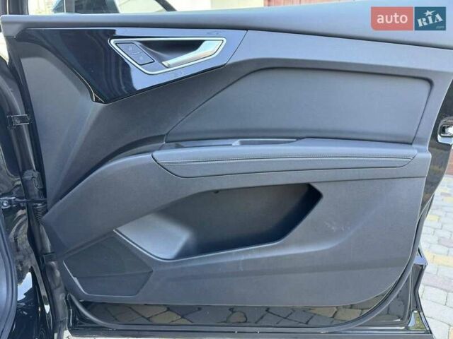 Черный Ауди Q4 e-tron, объемом двигателя 0 л и пробегом 35 тыс. км за 28900 $, фото 21 на Automoto.ua