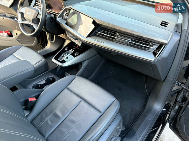 Черный Ауди Q4 e-tron, объемом двигателя 0 л и пробегом 16 тыс. км за 31000 $, фото 4 на Automoto.ua