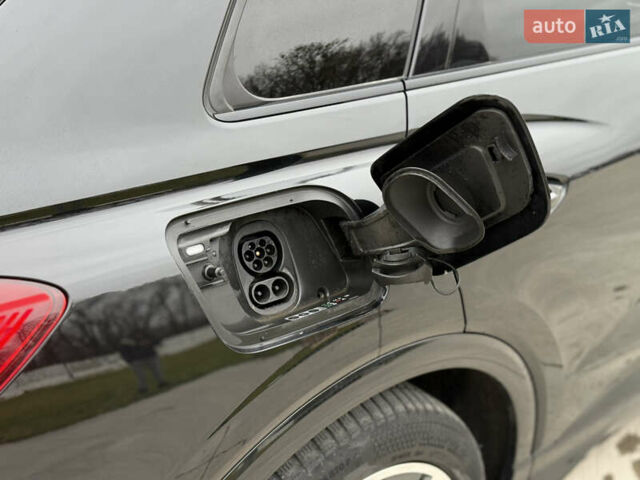 Черный Ауди Q4 e-tron, объемом двигателя 0 л и пробегом 99 тыс. км за 23600 $, фото 22 на Automoto.ua