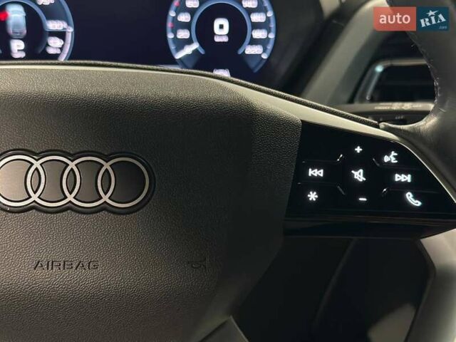 Черный Ауди Q4 e-tron, объемом двигателя 0 л и пробегом 52 тыс. км за 26900 $, фото 20 на Automoto.ua