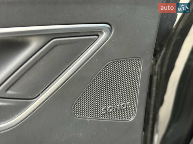 Черный Ауди Q4 e-tron, объемом двигателя 0 л и пробегом 99 тыс. км за 23600 $, фото 99 на Automoto.ua