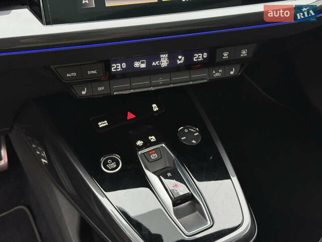Черный Ауди Q4 e-tron, объемом двигателя 0 л и пробегом 99 тыс. км за 23600 $, фото 68 на Automoto.ua