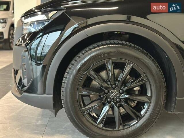 Черный Ауди Q4 e-tron, объемом двигателя 0 л и пробегом 52 тыс. км за 26900 $, фото 5 на Automoto.ua