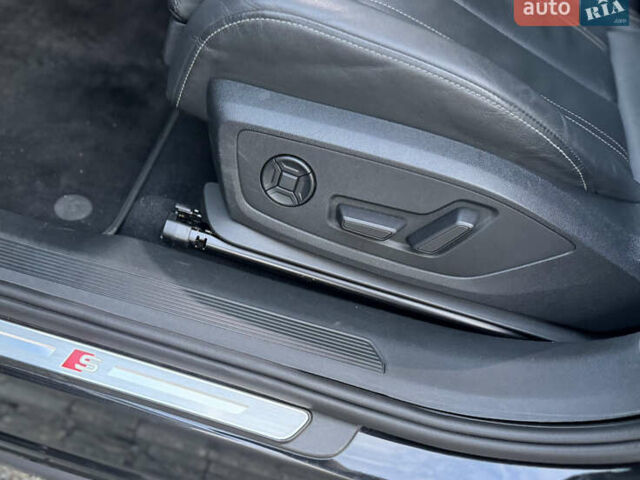 Чорний Ауді Q4 e-tron, об'ємом двигуна 0 л та пробігом 55 тис. км за 28500 $, фото 29 на Automoto.ua