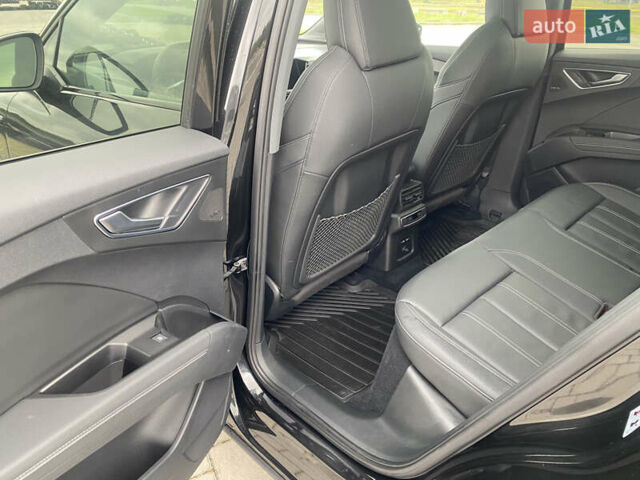 Черный Ауди Q4 e-tron, объемом двигателя 0 л и пробегом 25 тыс. км за 30500 $, фото 18 на Automoto.ua