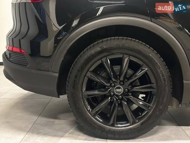 Черный Ауди Q4 e-tron, объемом двигателя 0 л и пробегом 52 тыс. км за 26900 $, фото 7 на Automoto.ua