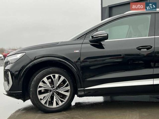 Чорний Ауді Q4 e-tron, об'ємом двигуна 0 л та пробігом 22 тис. км за 35340 $, фото 1 на Automoto.ua