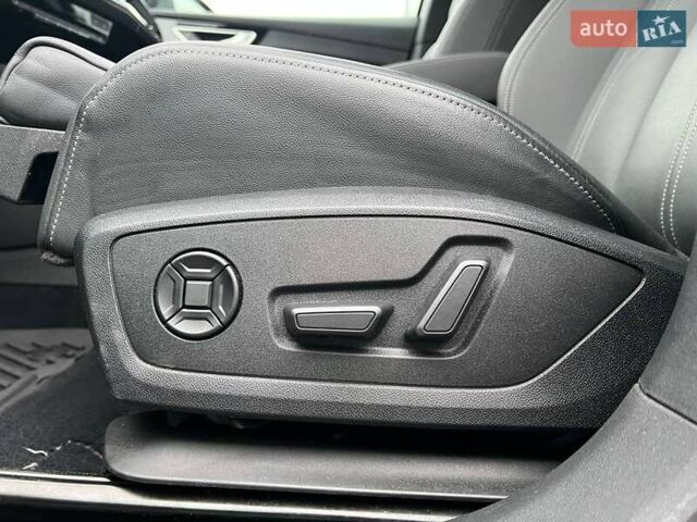 Чорний Ауді Q4 e-tron, об'ємом двигуна 0 л та пробігом 22 тис. км за 35340 $, фото 32 на Automoto.ua