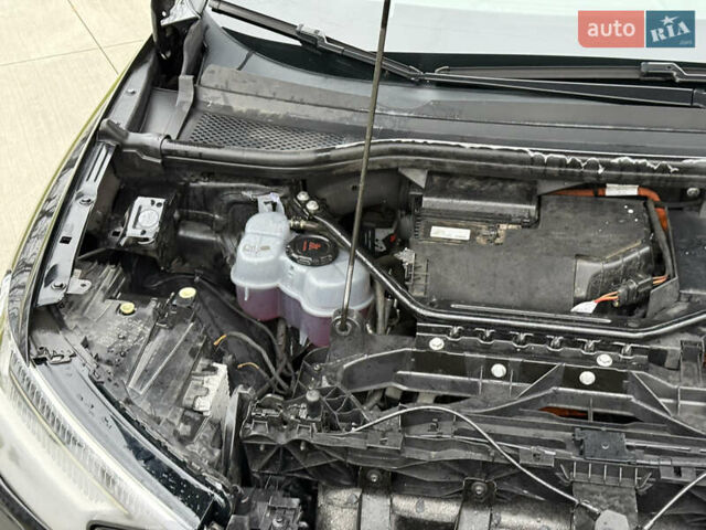 Черный Ауди Q4 e-tron, объемом двигателя 0 л и пробегом 99 тыс. км за 23600 $, фото 34 на Automoto.ua