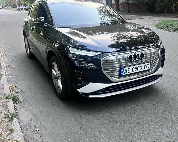 Черный Ауди Q4 e-tron, объемом двигателя 0 л и пробегом 40 тыс. км за 29900 $, фото 1 на Automoto.ua
