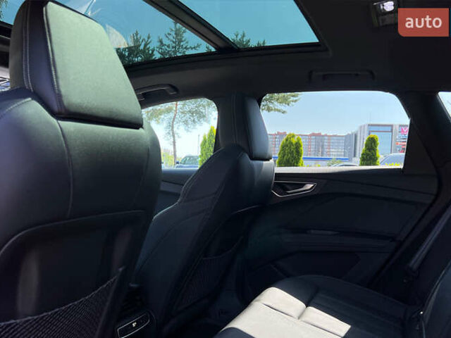 Черный Ауди Q4 e-tron, объемом двигателя 0 л и пробегом 21 тыс. км за 33500 $, фото 20 на Automoto.ua