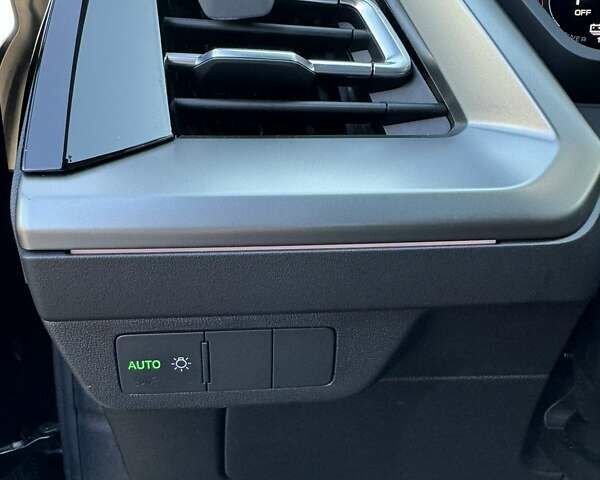 Черный Ауди Q4 e-tron, объемом двигателя 0 л и пробегом 35 тыс. км за 28900 $, фото 14 на Automoto.ua