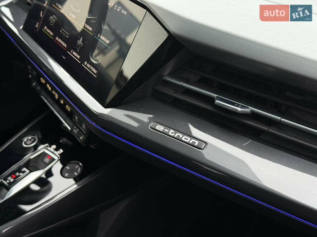 Черный Ауди Q4 e-tron, объемом двигателя 0 л и пробегом 99 тыс. км за 23600 $, фото 85 на Automoto.ua