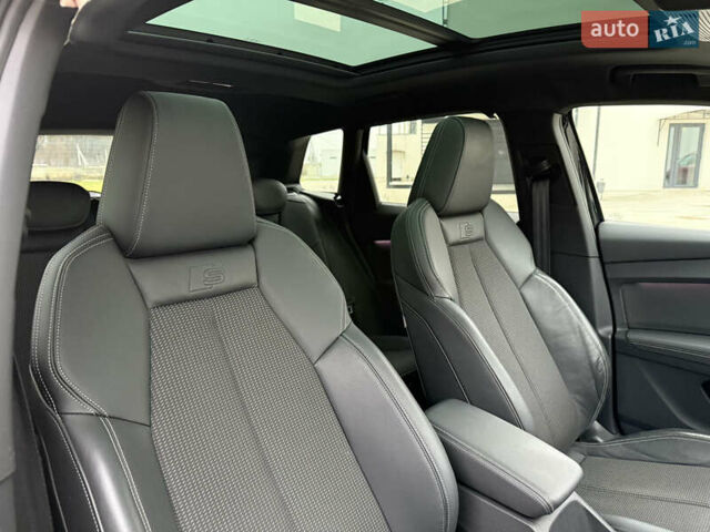 Черный Ауди Q4 e-tron, объемом двигателя 0 л и пробегом 99 тыс. км за 23600 $, фото 82 на Automoto.ua