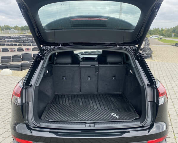 Черный Ауди Q4 e-tron, объемом двигателя 0 л и пробегом 25 тыс. км за 30500 $, фото 10 на Automoto.ua