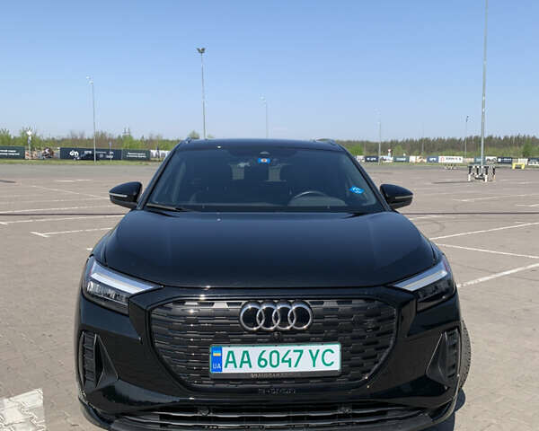 Черный Ауди Q4 e-tron, объемом двигателя 0 л и пробегом 48 тыс. км за 26000 $, фото 4 на Automoto.ua