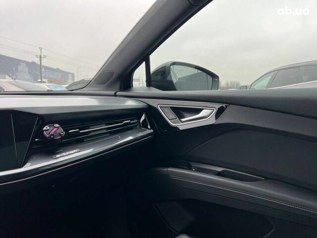 Чорний Ауді Q4 e-tron, об'ємом двигуна 0 л та пробігом 22 тис. км за 35340 $, фото 27 на Automoto.ua