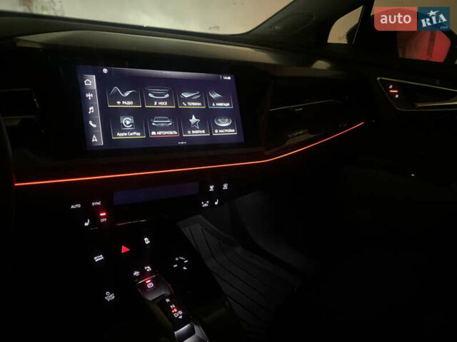 Черный Ауди Q4 e-tron, объемом двигателя 0 л и пробегом 25 тыс. км за 30500 $, фото 37 на Automoto.ua