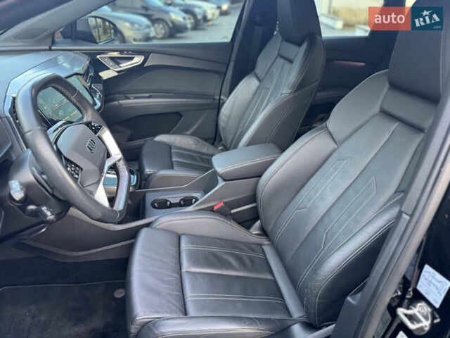 Чорний Ауді Q4 e-tron, об'ємом двигуна 0 л та пробігом 55 тис. км за 28500 $, фото 43 на Automoto.ua