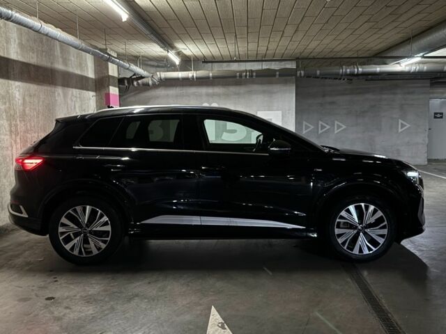 Черный Ауди Q4 e-tron, объемом двигателя 0 л и пробегом 21 тыс. км за 34500 $, фото 1 на Automoto.ua