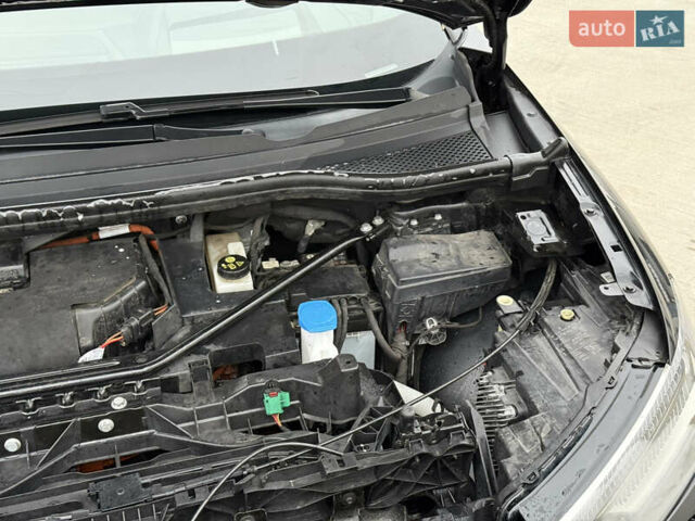 Черный Ауди Q4 e-tron, объемом двигателя 0 л и пробегом 99 тыс. км за 23600 $, фото 35 на Automoto.ua