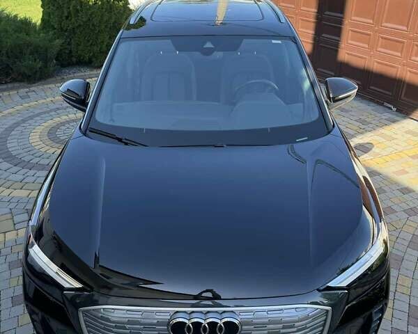 Черный Ауди Q4 e-tron, объемом двигателя 0 л и пробегом 35 тыс. км за 28900 $, фото 3 на Automoto.ua