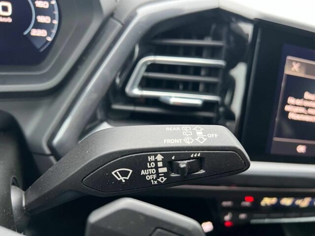 Чорний Ауді Q4 e-tron, об'ємом двигуна 0 л та пробігом 22 тис. км за 35340 $, фото 20 на Automoto.ua