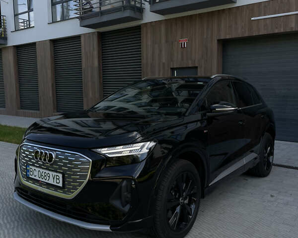 Черный Ауди Q4 e-tron, объемом двигателя 0 л и пробегом 4 тыс. км за 34300 $, фото 3 на Automoto.ua