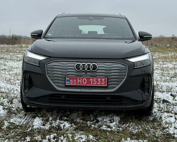 Черный Ауди Q4 e-tron, объемом двигателя 0 л и пробегом 33 тыс. км за 23999 $, фото 1 на Automoto.ua