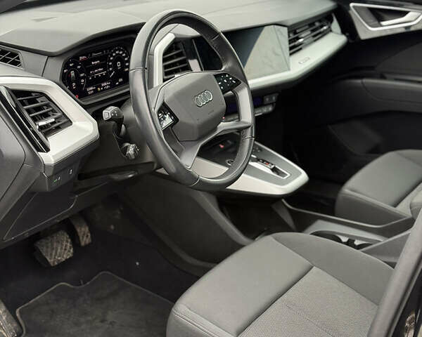 Черный Ауди Q4 e-tron, объемом двигателя 0 л и пробегом 33 тыс. км за 23999 $, фото 26 на Automoto.ua