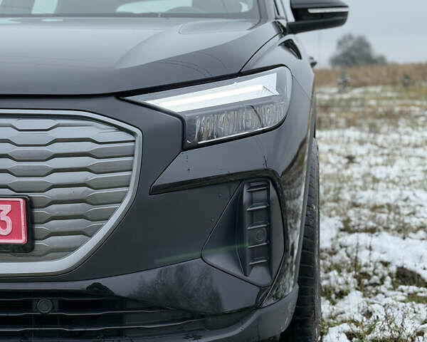Черный Ауди Q4 e-tron, объемом двигателя 0 л и пробегом 33 тыс. км за 23999 $, фото 7 на Automoto.ua