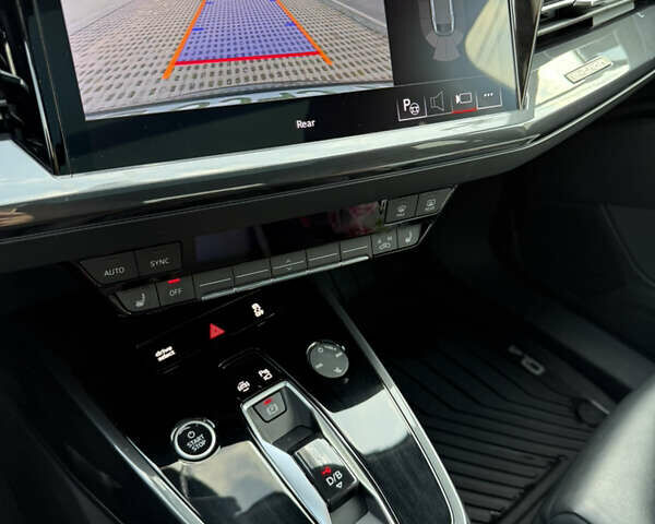 Чорний Ауді Q4 e-tron, об'ємом двигуна 0 л та пробігом 24 тис. км за 28700 $, фото 19 на Automoto.ua