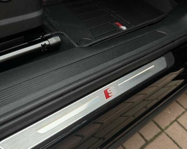 Черный Ауди Q4 e-tron, объемом двигателя 0 л и пробегом 81 тыс. км за 28700 $, фото 15 на Automoto.ua