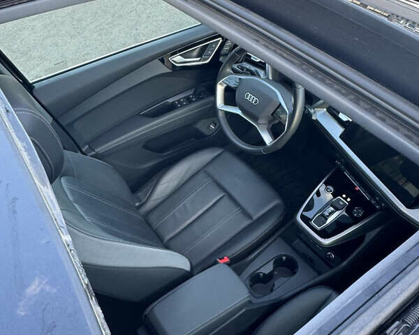 Чорний Ауді Q4 e-tron, об'ємом двигуна 0 л та пробігом 45 тис. км за 31000 $, фото 36 на Automoto.ua