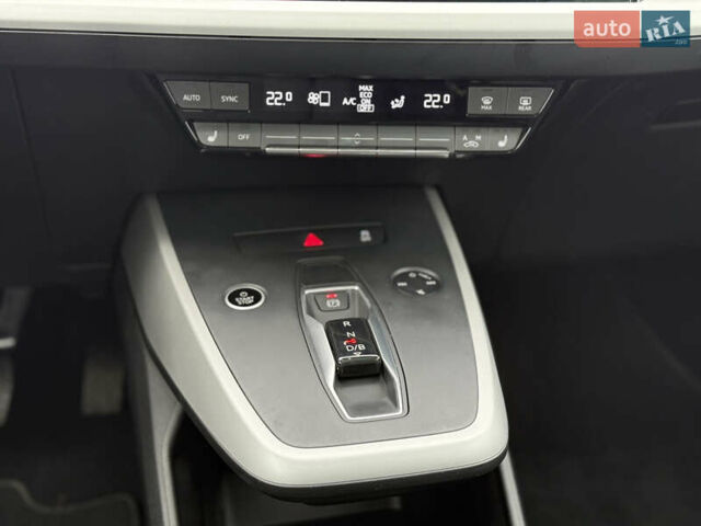 Черный Ауди Q4 e-tron, объемом двигателя 0 л и пробегом 33 тыс. км за 23999 $, фото 36 на Automoto.ua