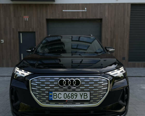 Черный Ауди Q4 e-tron, объемом двигателя 0 л и пробегом 4 тыс. км за 34300 $, фото 2 на Automoto.ua