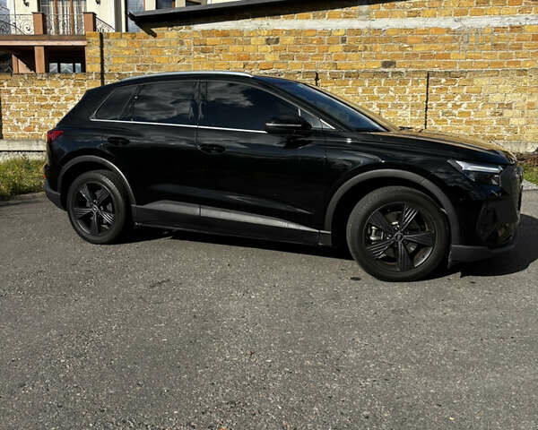 Ауді Q4 e-tron 2023 у Рівному на Automoto.ua Чорний Ауді Q4 e-tron, об'ємом двигуна 0 л та пробігом 33 тис. км за 22900 $, фото 1 на Automoto.ua