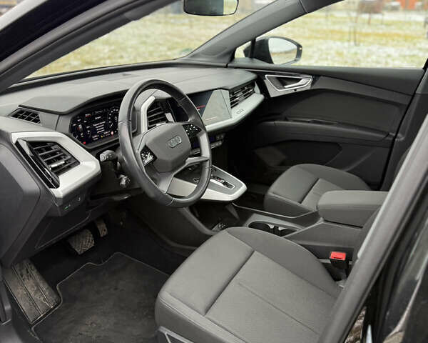 Черный Ауди Q4 e-tron, объемом двигателя 0 л и пробегом 33 тыс. км за 23999 $, фото 29 на Automoto.ua