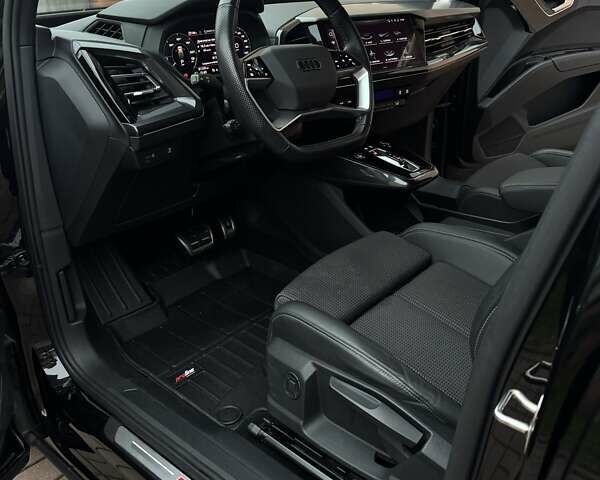 Черный Ауди Q4 e-tron, объемом двигателя 0 л и пробегом 81 тыс. км за 28700 $, фото 12 на Automoto.ua