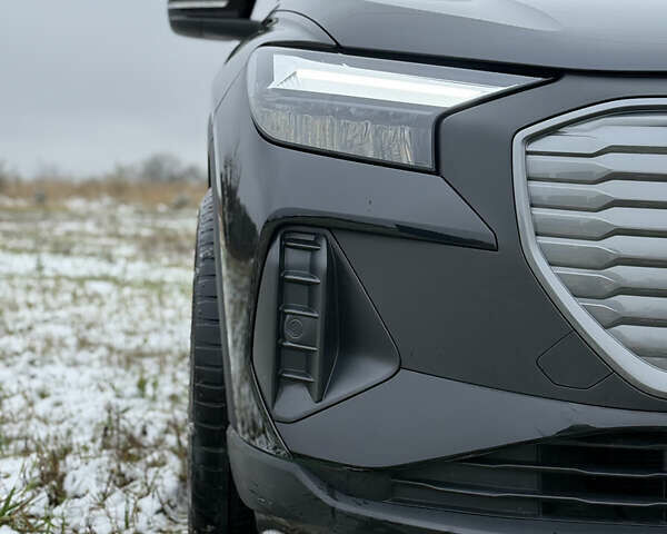 Черный Ауди Q4 e-tron, объемом двигателя 0 л и пробегом 33 тыс. км за 23999 $, фото 6 на Automoto.ua