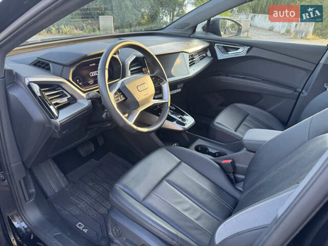 Чорний Ауді Q4 e-tron, об'ємом двигуна 0 л та пробігом 45 тис. км за 31000 $, фото 23 на Automoto.ua