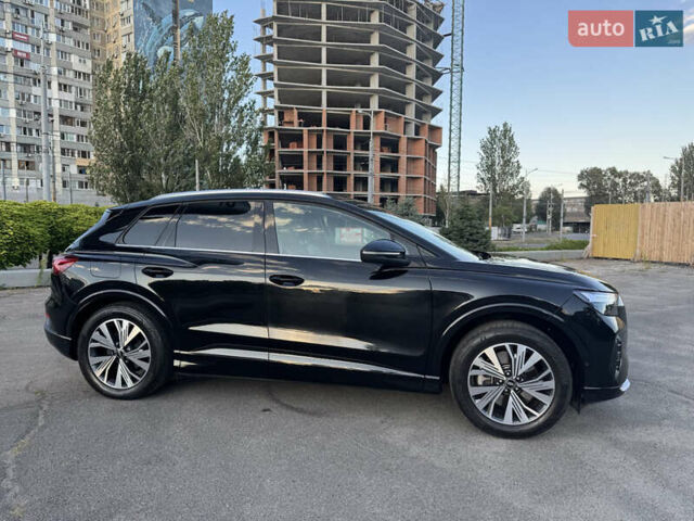 Чорний Ауді Q4 e-tron, об'ємом двигуна 0 л та пробігом 45 тис. км за 31000 $, фото 27 на Automoto.ua