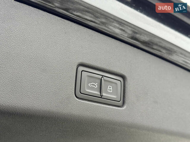 Черный Ауди Q4 e-tron, объемом двигателя 0 л и пробегом 33 тыс. км за 23999 $, фото 41 на Automoto.ua