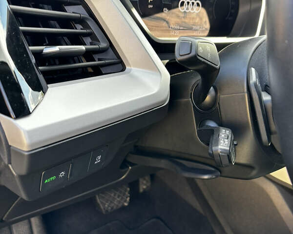 Ауді Q4 e-tron 2023 у Рівному на Automoto.ua Чорний Ауді Q4 e-tron, об'ємом двигуна 0 л та пробігом 33 тис. км за 22900 $, фото 16 на Automoto.ua