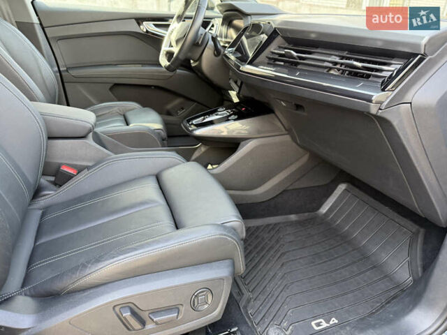Чорний Ауді Q4 e-tron, об'ємом двигуна 0 л та пробігом 24 тис. км за 28700 $, фото 15 на Automoto.ua
