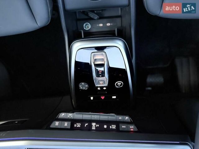 Чорний Ауді Q4 e-tron, об'ємом двигуна 0 л та пробігом 1 тис. км за 30999 $, фото 79 на Automoto.ua